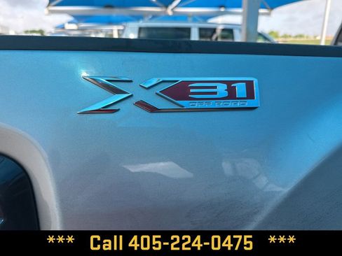 Used 2024 GMC Sierra 3500 SLT w/ SLT Premium Package AWD/4WD image 9