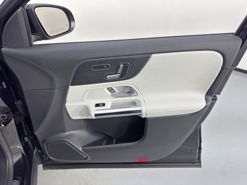 Used 2021 Mercedes-Benz GLA 35 AMG 4MATIC w/ Premium Package image 45