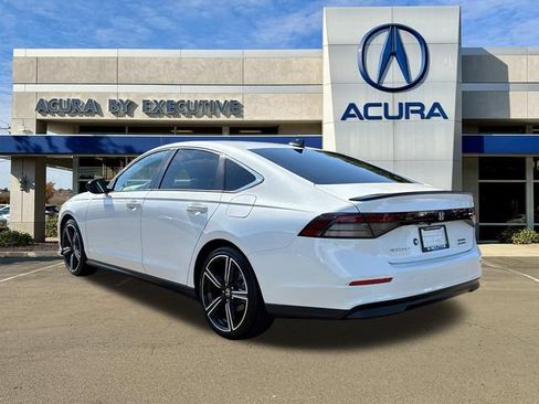 Used 2025 Honda Accord Sport image 4