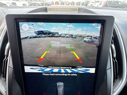 Used 2023 Ford Edge SEL image 17