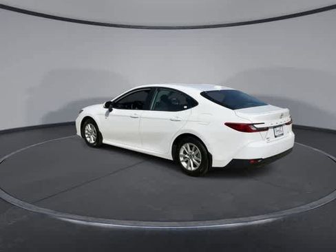 Used 2026 Toyota Camry LE w/ Convenience Package image 6
