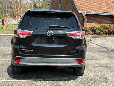 Used 2016 Toyota Highlander XLE image 5