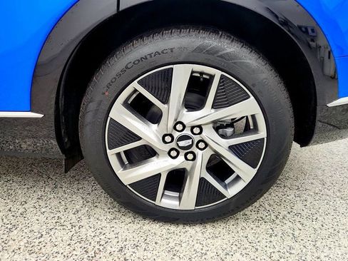 Used 2025 Cadillac Optiq Luxury 1 image 9