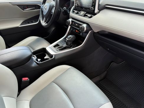 Used 2019 Toyota RAV4 XLE Premium w/ Advanced Technology Package AWD/4WD image 17