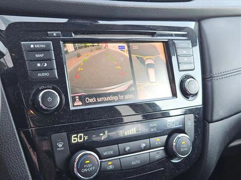 Used 2018 Nissan Rogue SL image 16