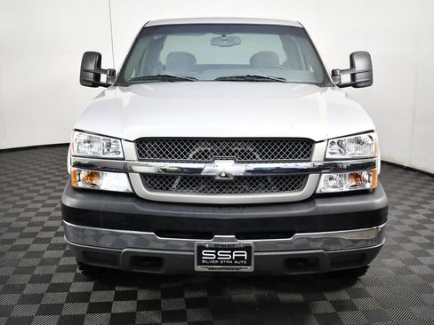 Used 2004 Chevrolet Silverado 2500 LS image 2