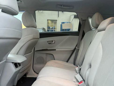 Used 2010 Toyota Venza AWD image 12