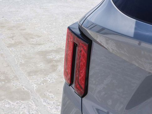 Used 2025 Kia Sorento S FWD image 7