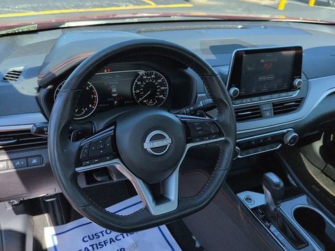 Used 2023 Nissan Altima 2.5 SR FWD image 13