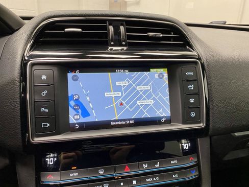 Used 2018 Jaguar F-PACE Prestige AWD/4WD image 31