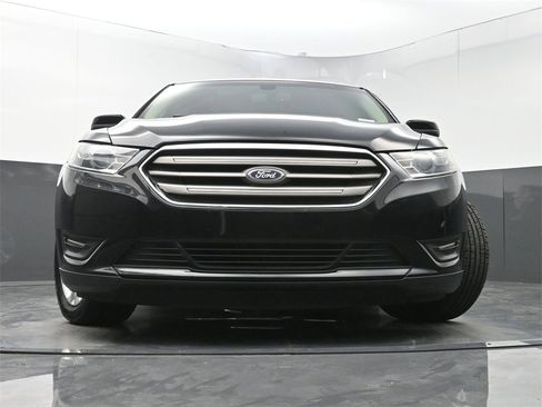 Used 2018 Ford Taurus SEL image 21