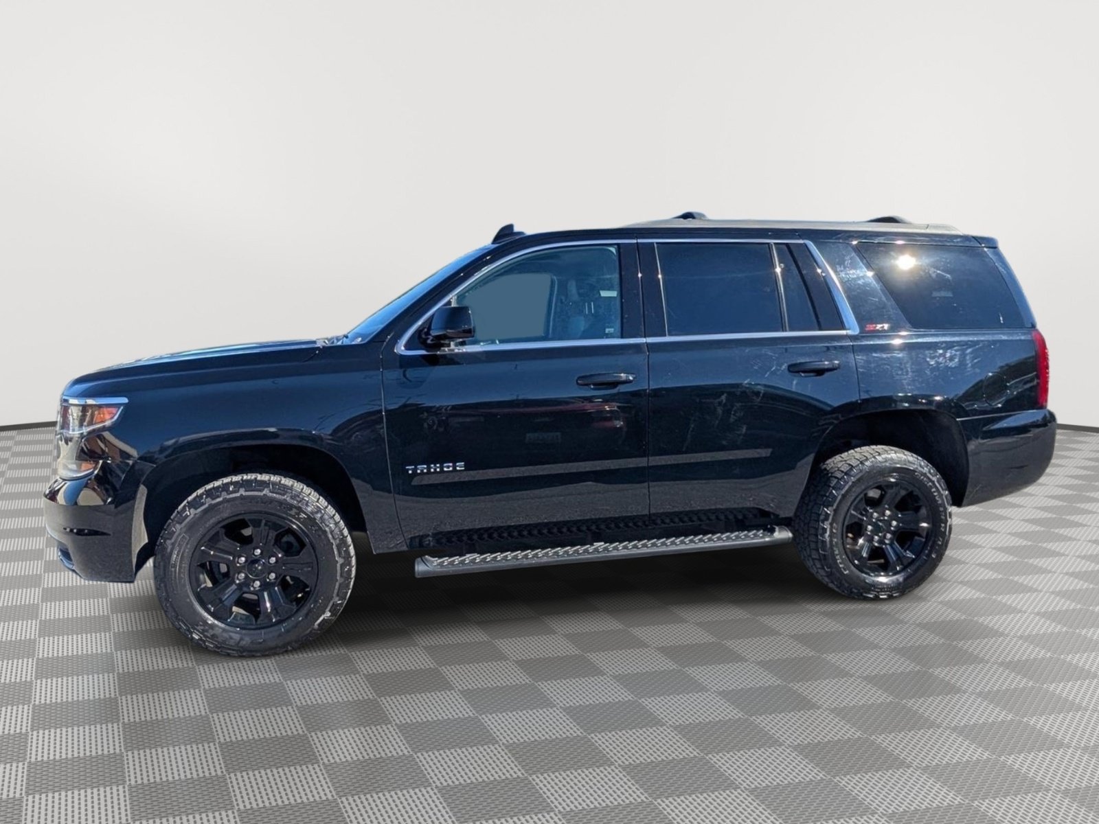Used 2018 Chevrolet Tahoe LT w/ Z71 Midnight Edition AWD/4WD image 2