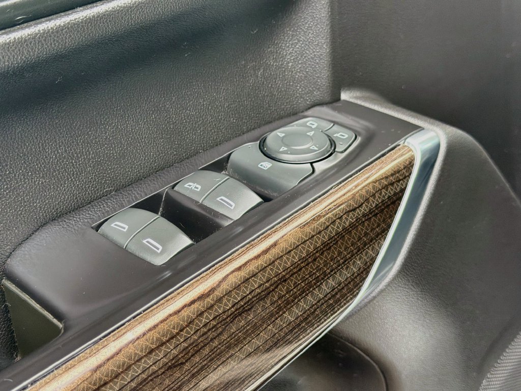 Used 2019 Chevrolet Silverado 1500 LT w/ Texas Edition AWD/4WD image 19