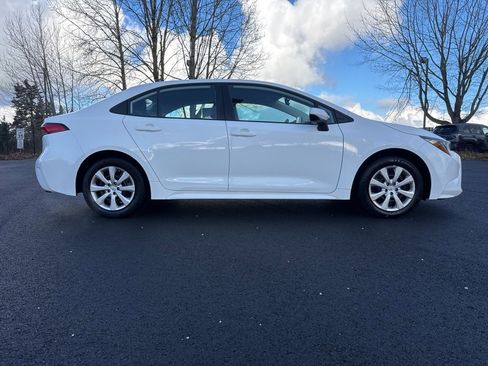 Used 2020 Toyota Corolla LE image 8