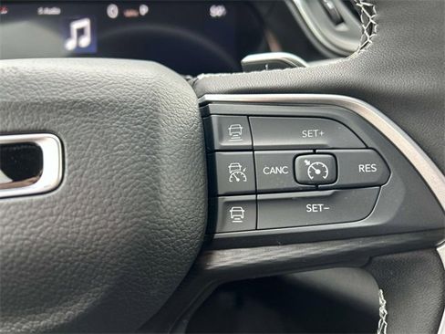 New 2025 Jeep Grand Cherokee L Altitude image 11