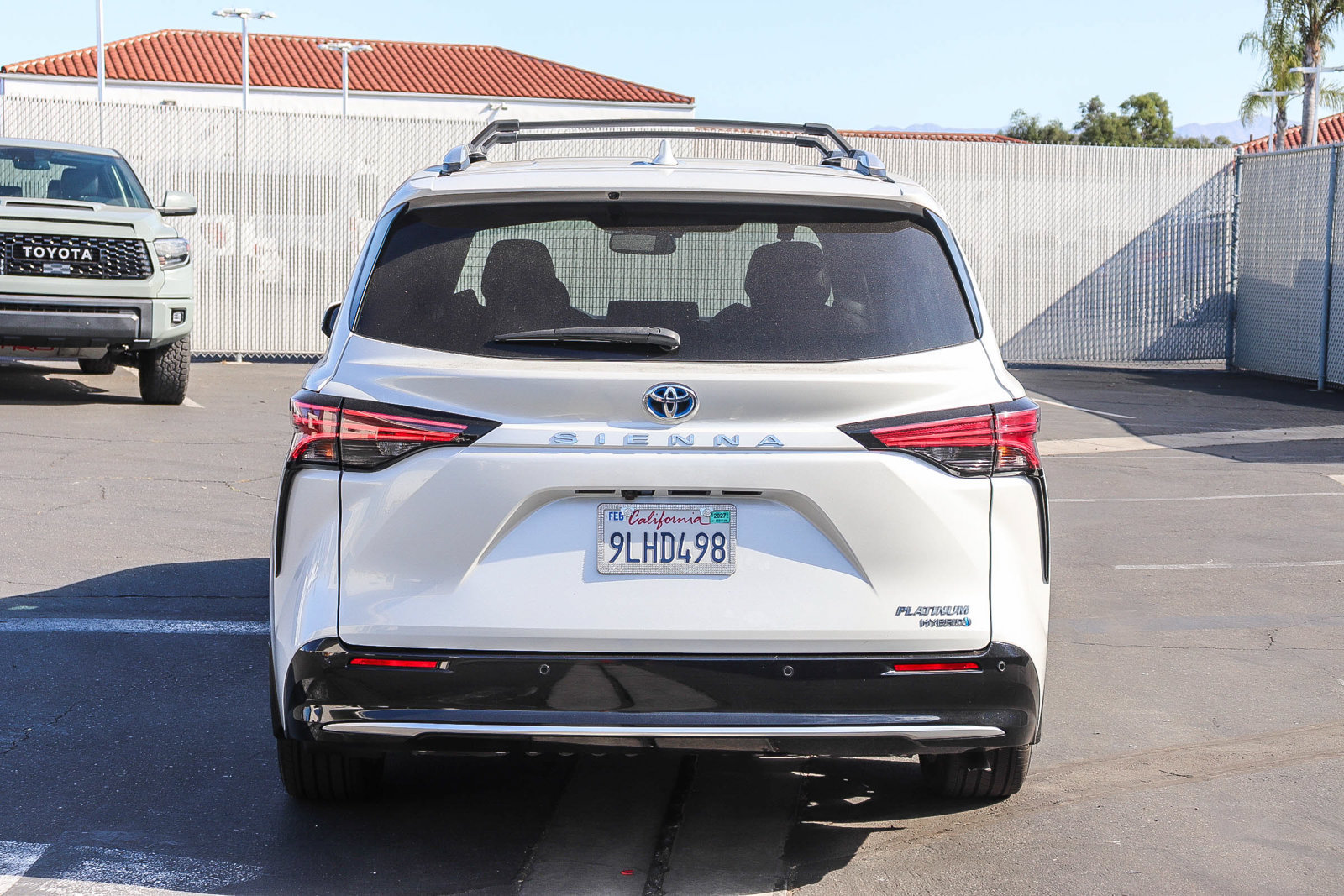 Certified 2024 Toyota Sienna Platinum FWD image 8