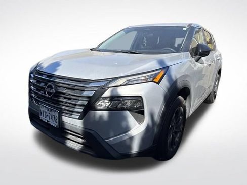 Used 2024 Nissan Rogue SV AWD/4WD image 4