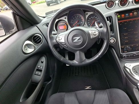 Used 2017 Nissan 370Z Coupe RWD image 12