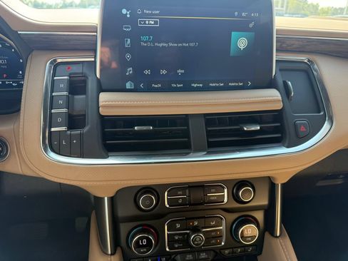 Used 2023 Chevrolet Tahoe Premier RWD image 11