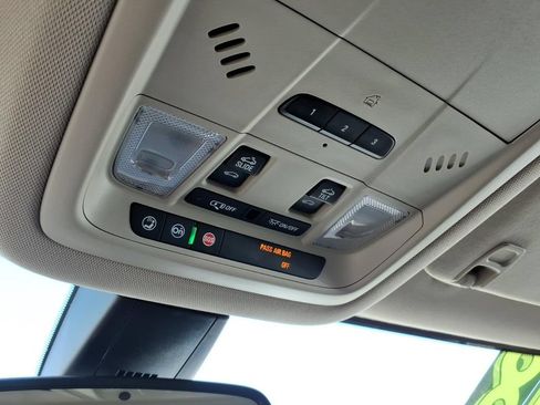 Used 2018 GMC Acadia Denali FWD image 29