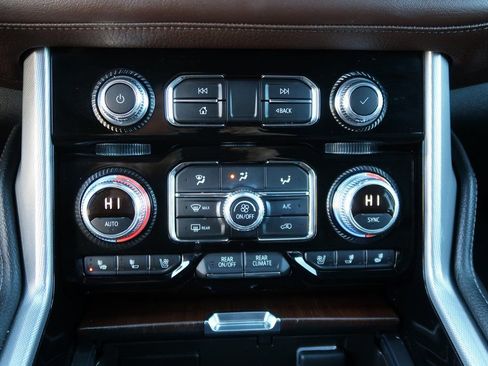 Used 2022 GMC Yukon Denali image 25