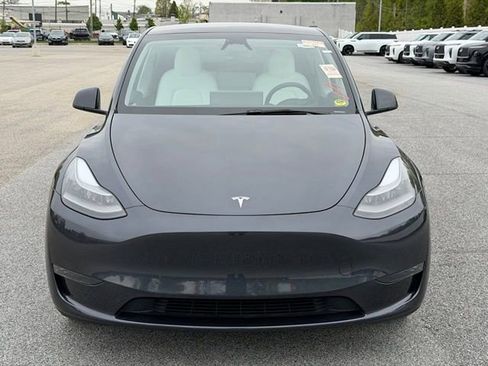 Used 2024 Tesla Model Y Long Range AWD/4WD image 2