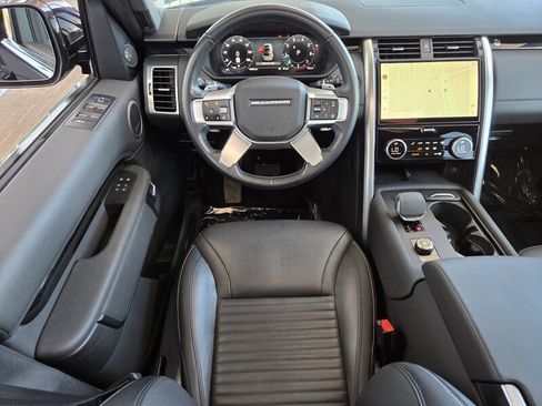 Used 2023 Land Rover Discovery S AWD/4WD image 16