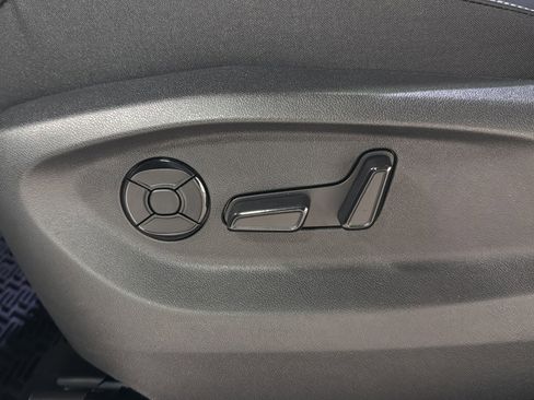 New 2026 Volkswagen Tiguan SE AWD/4WD image 18