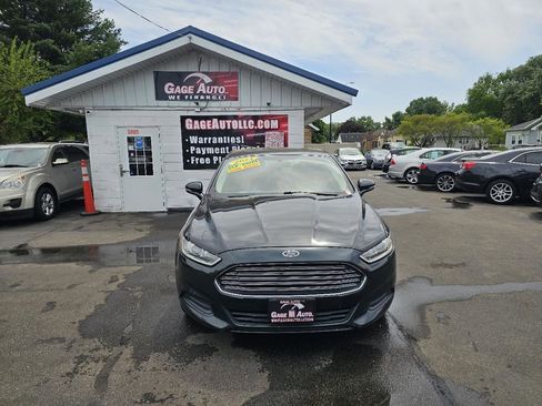 Used 2014 Ford Fusion SE FWD image 2