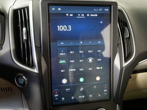 Certified 2024 Ford Edge Titanium image 25