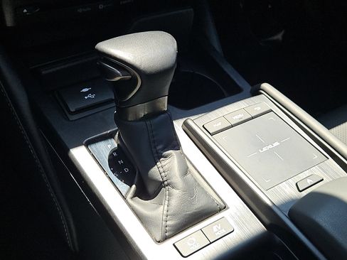 Used 2022 Lexus ES 300h w/ Premium Package FWD image 17