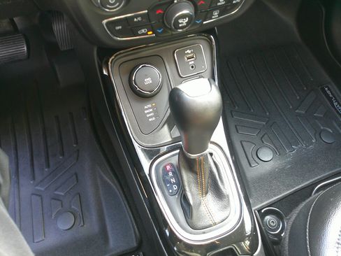 Used 2019 Jeep Compass Limited image 27