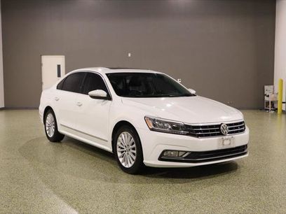 Used 2016 Volkswagen Passat 1.8T SE w/ Lighting Package (P06)