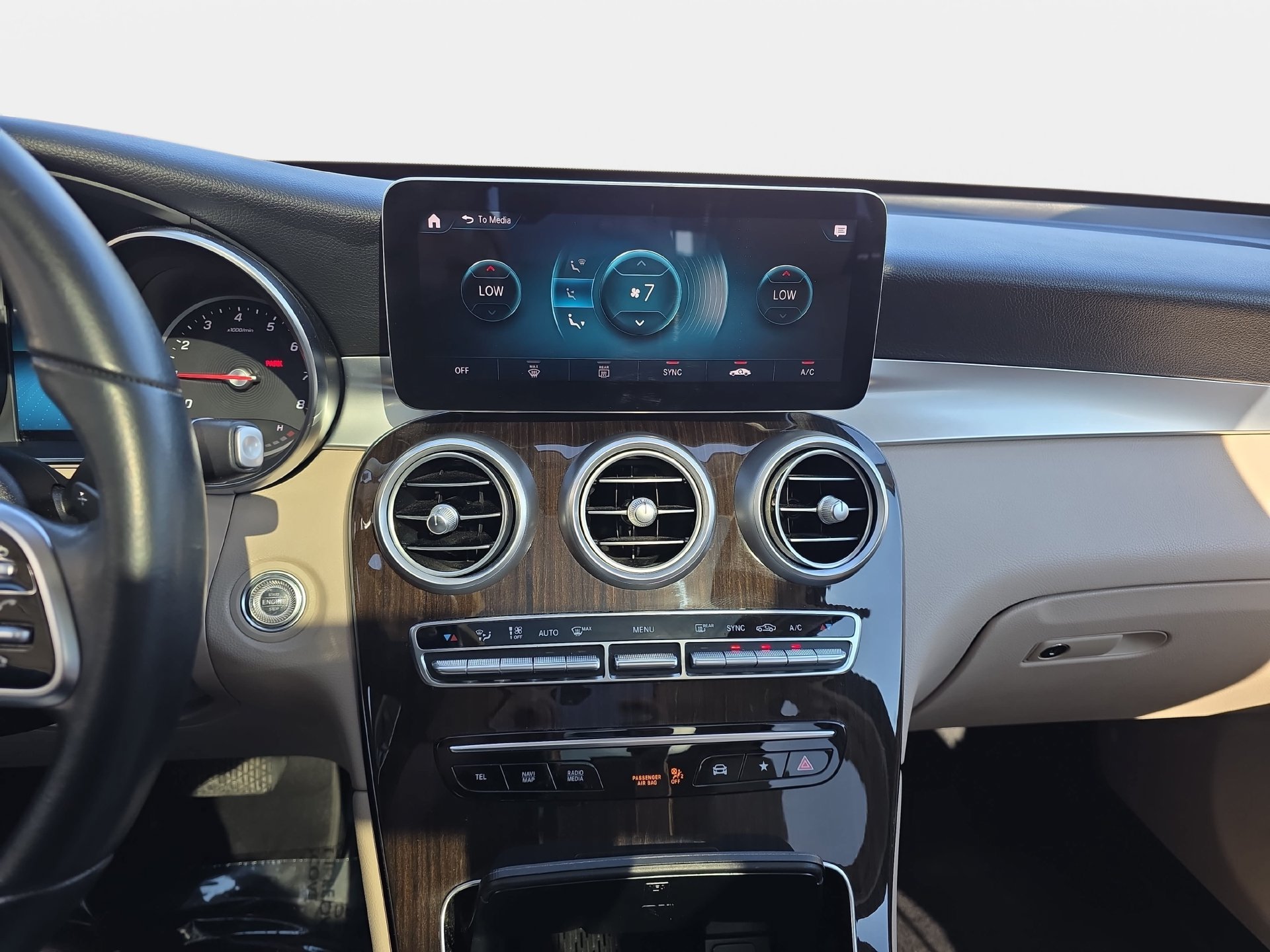 Used 2021 Mercedes-Benz GLC 300 4MATIC image 20