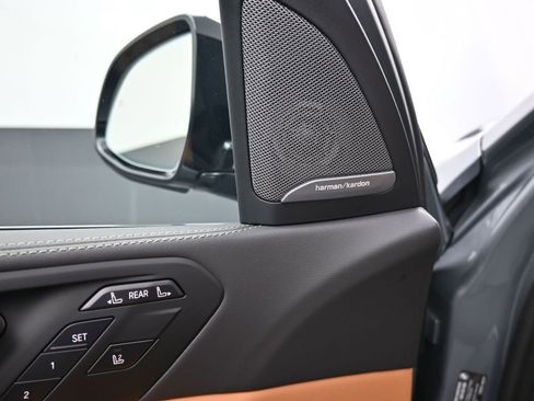 Used 2026 BMW X7 xDrive40i w/ M Sport Package image 10