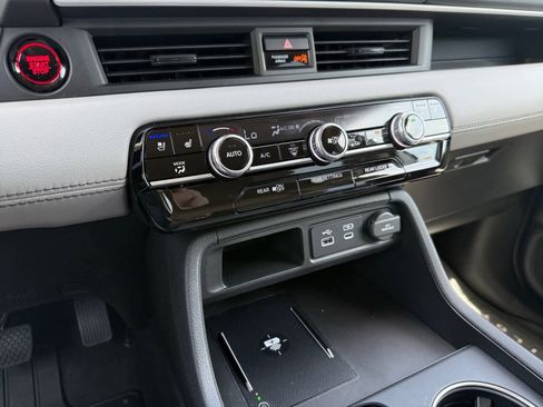 Used 2025 Honda Pilot Elite image 20