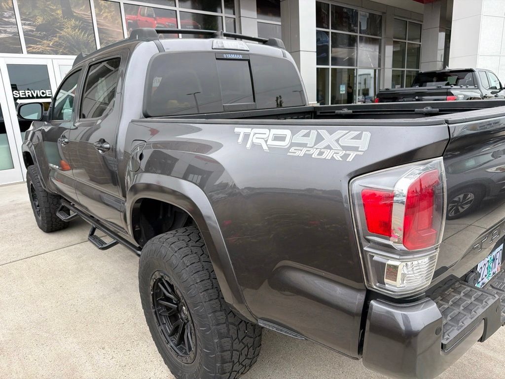 Used 2020 Toyota Tacoma TRD Sport w/ Technology Package AWD/4WD image 7