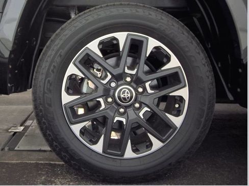 Used 2023 Toyota Tundra Limited AWD/4WD image 12