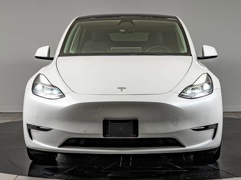 Used 2022 Tesla Model Y Performance AWD/4WD image 2