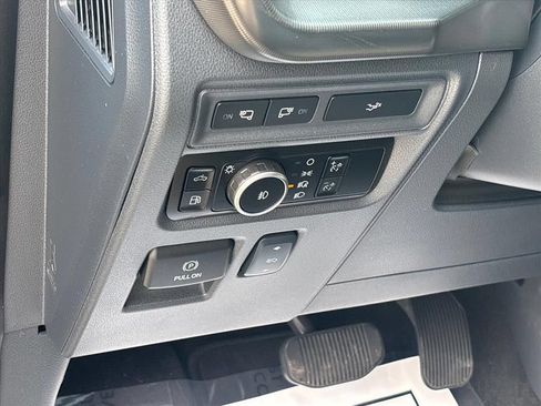 Used 2024 Ford F150 Lariat w/ Equipment Group 502A High AWD/4WD image 29