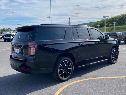 Used 2024 Chevrolet Suburban RST w/ Luxury Package AWD/4WD image 5