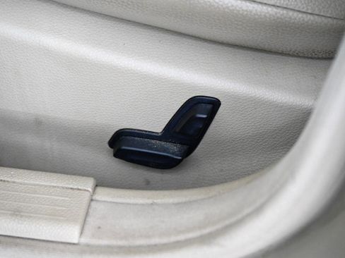 Used 2010 Mercedes-Benz C 300 Sport image 14