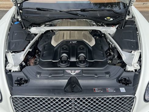 Used 2020 Bentley Continental GT image 8