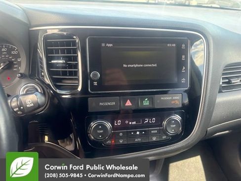 Used 2018 Mitsubishi Outlander AWD image 10