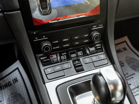 Used 2018 Porsche 718 Cayman Base image 19