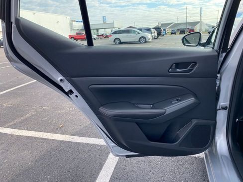 Used 2024 Nissan Altima 2.5 SV image 16