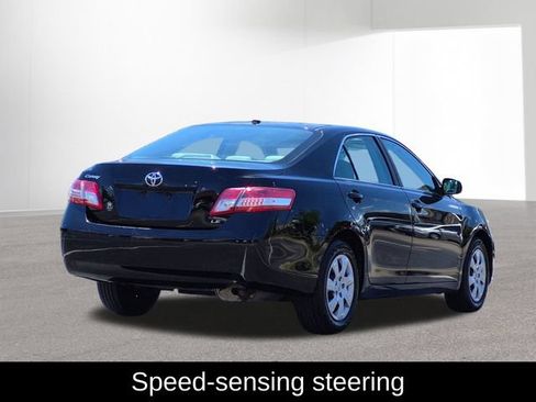 Used 2011 Toyota Camry LE FWD image 6