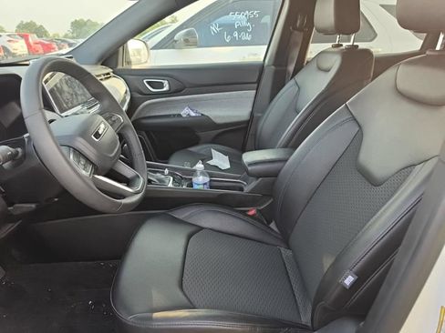 Used 2024 Jeep Compass Latitude AWD/4WD image 12