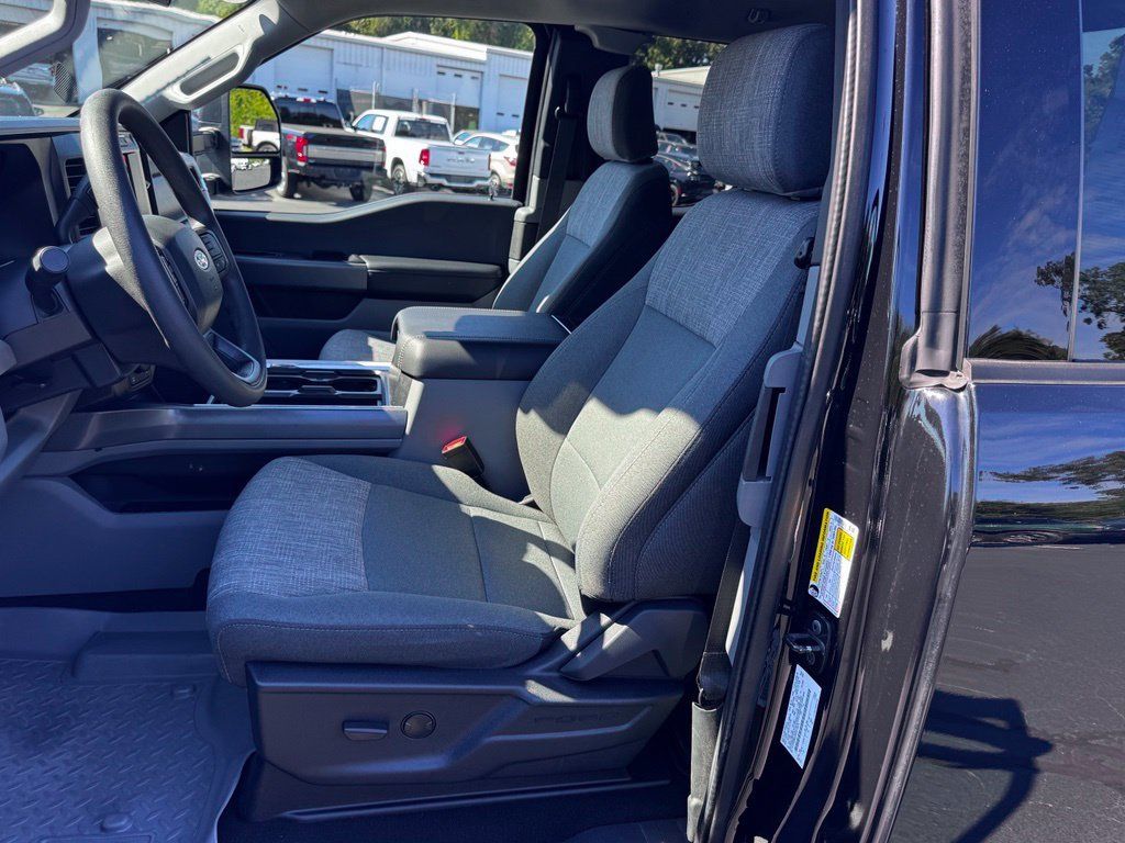 Used 2024 Ford F250 XLT w/ FX4 Off-Road Package AWD/4WD image 17