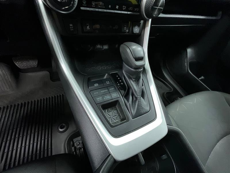 Used 2023 Toyota RAV4 XLE w/ XLE Grade Weather Package AWD/4WD image 15